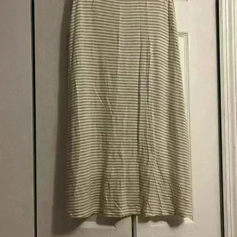 Tan and White Striped Loose Dress - Picture 4 of 5